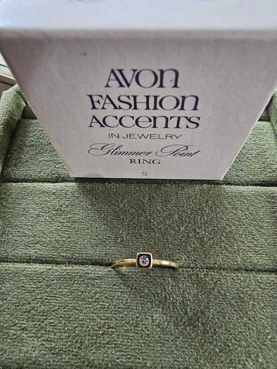 Avon Jewelry - Vintage Avon Ring Size 5
